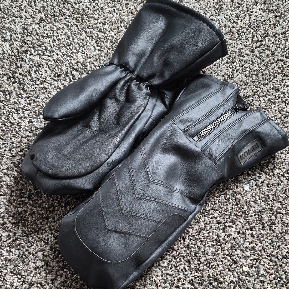 Kombi Men's Sleek Black Leather Gloves